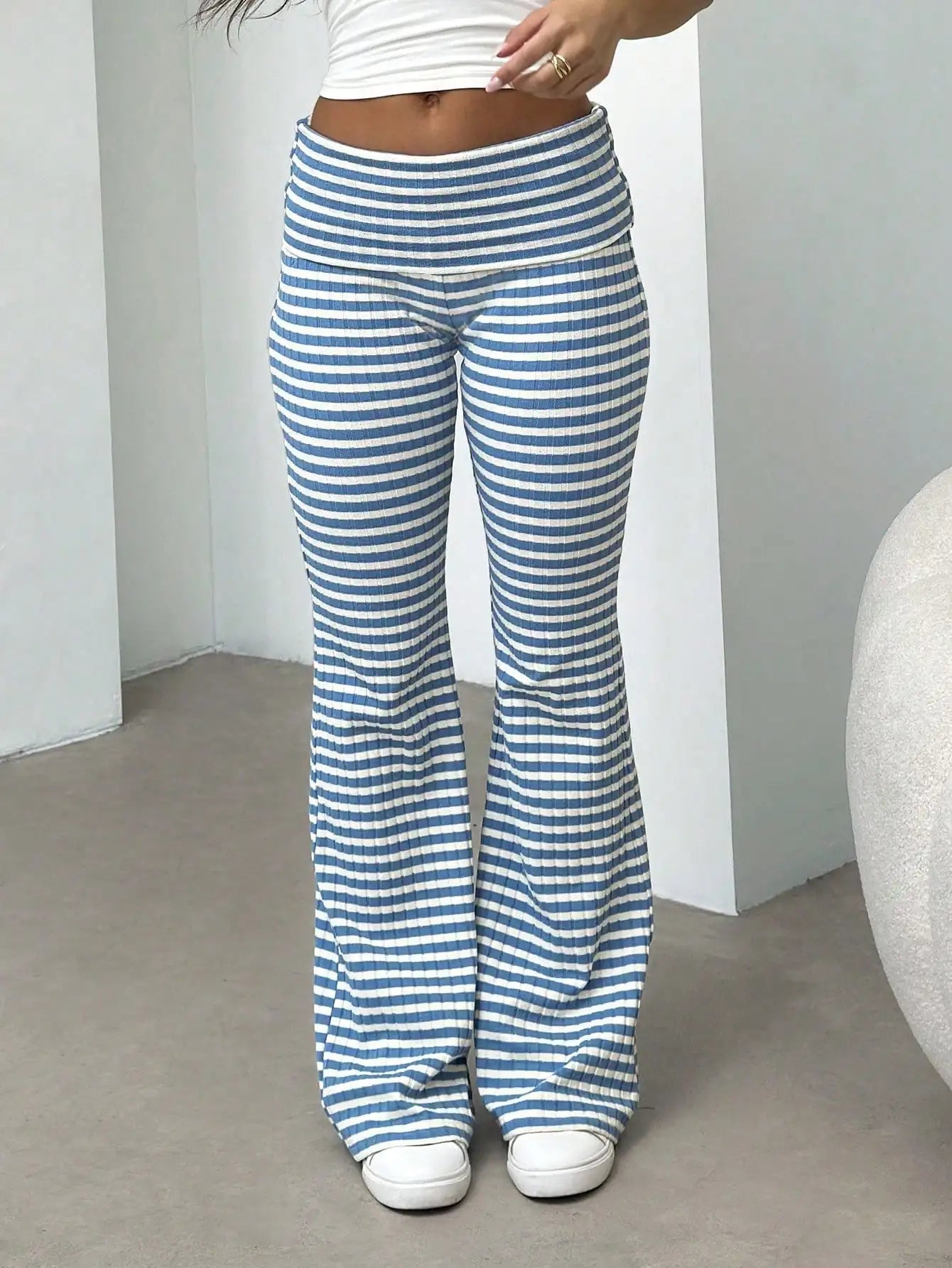 High-Waisted Flared Pants for Sporty Casual Style