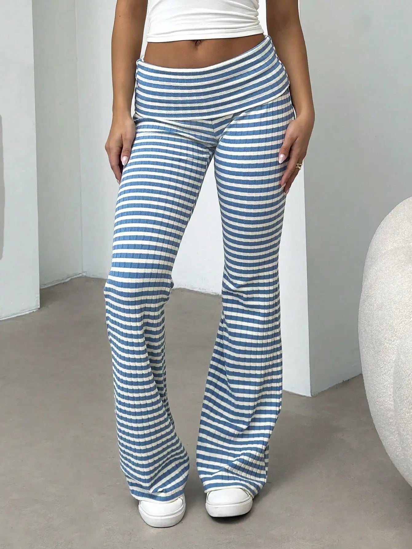 High-Waisted Flared Pants for Sporty Casual Style